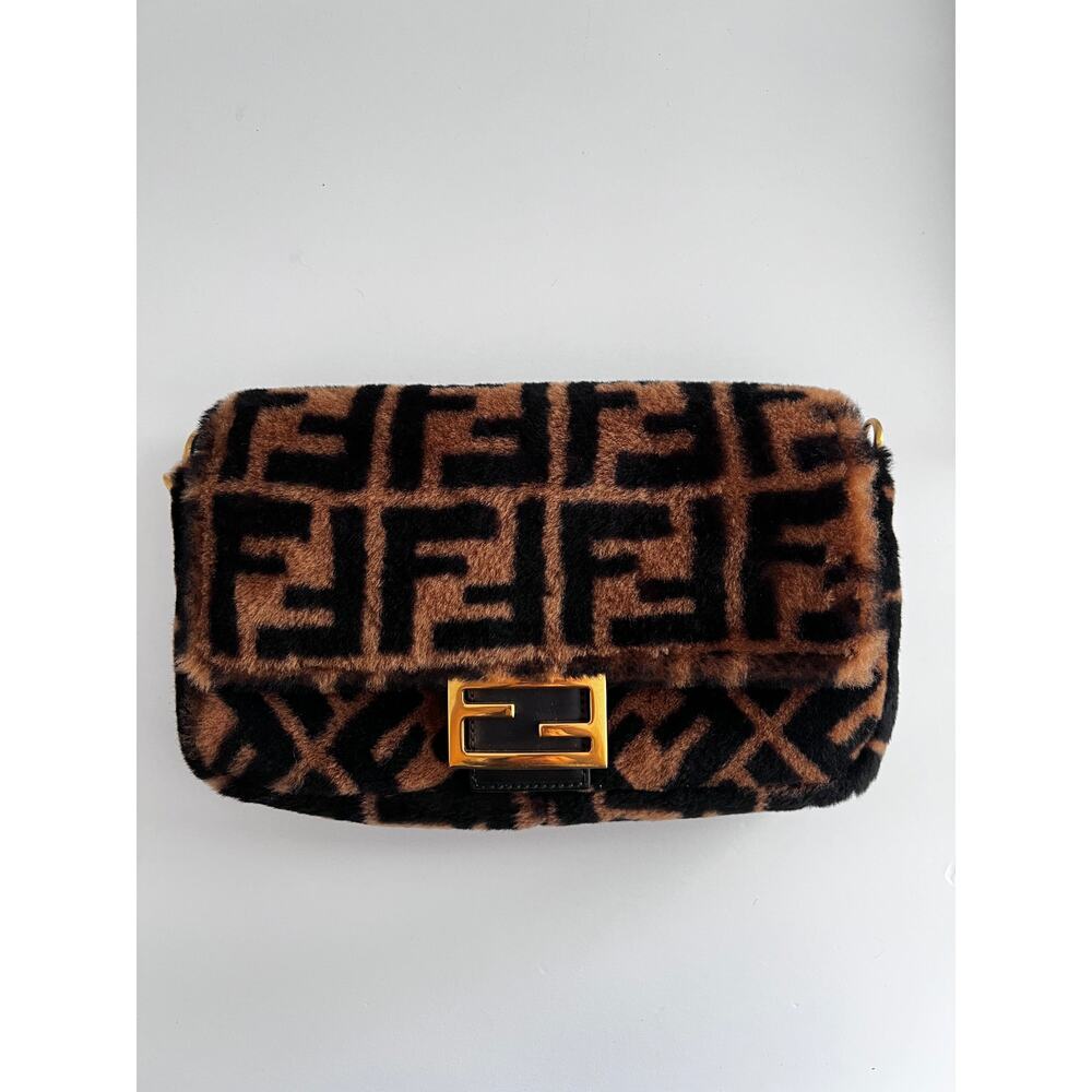 Fendi FF shearling baguette - Picture 4 of 6